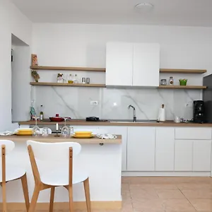 https://rondine-studio-apartment.hotels-in-tirana.com