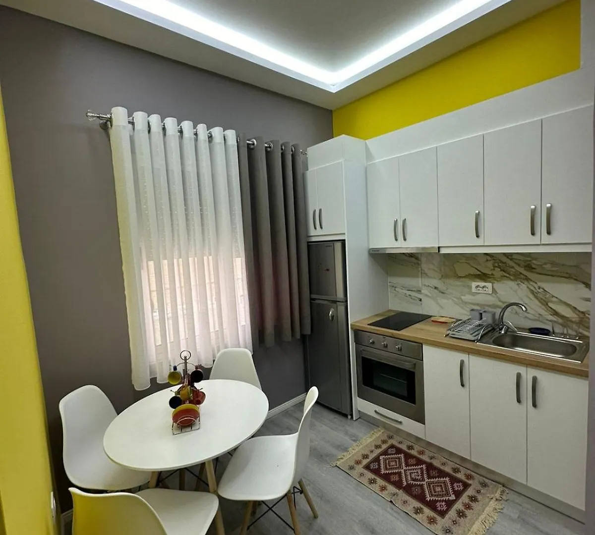Algen Room'S Berat